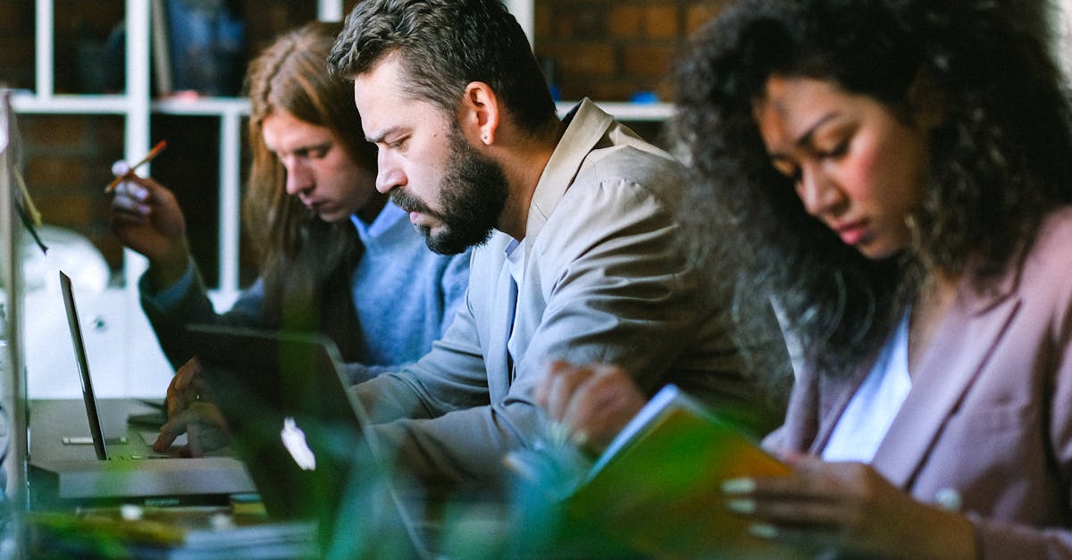 蜂巢互联实名账号:如何为企业发送优质短信