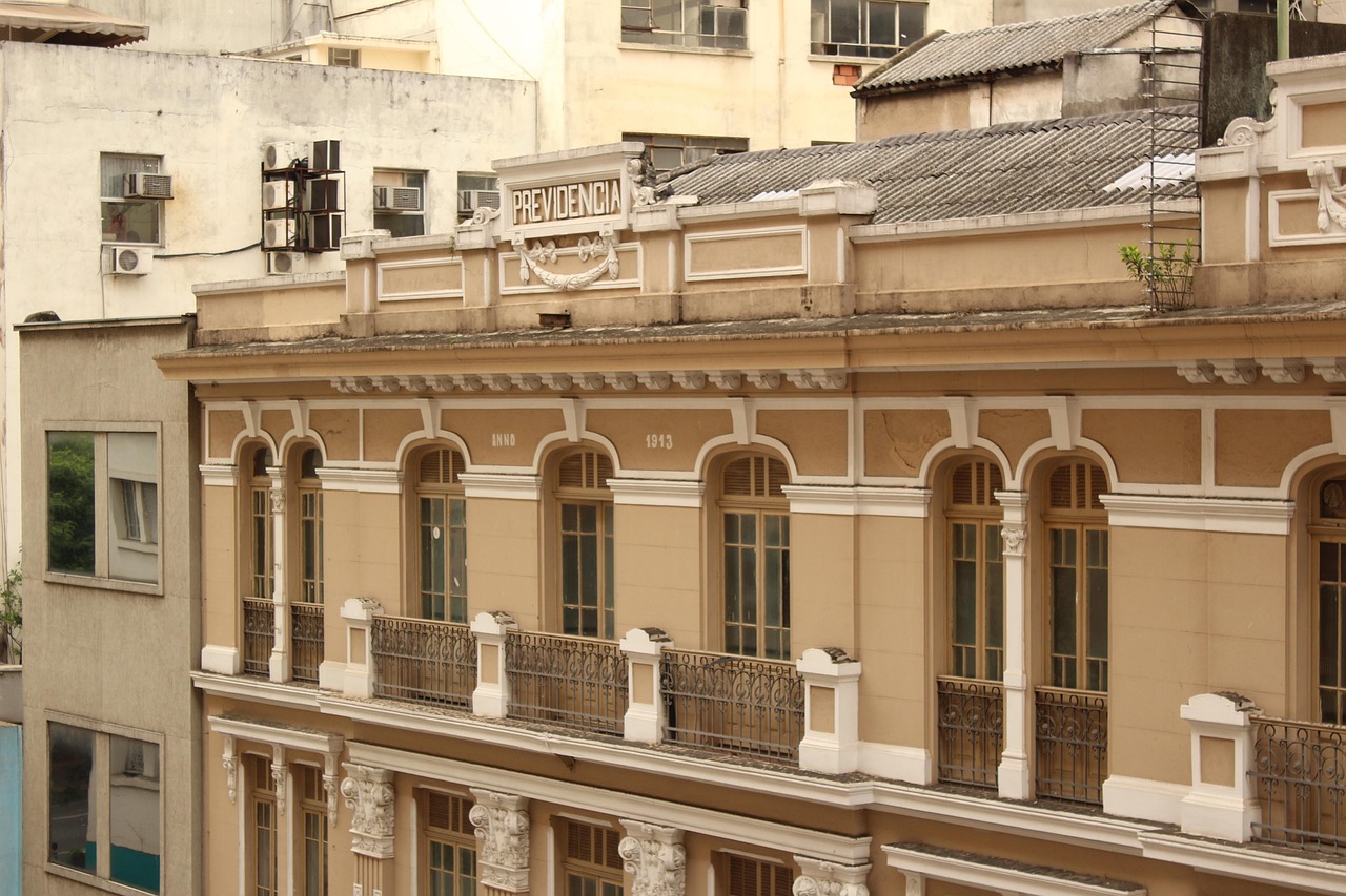 长城移动实名账号：大型珠宝购买平台